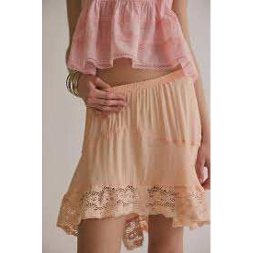 Free People Midnight Muse Half Slip Lace Trim High Low Mini Medium Peach NET